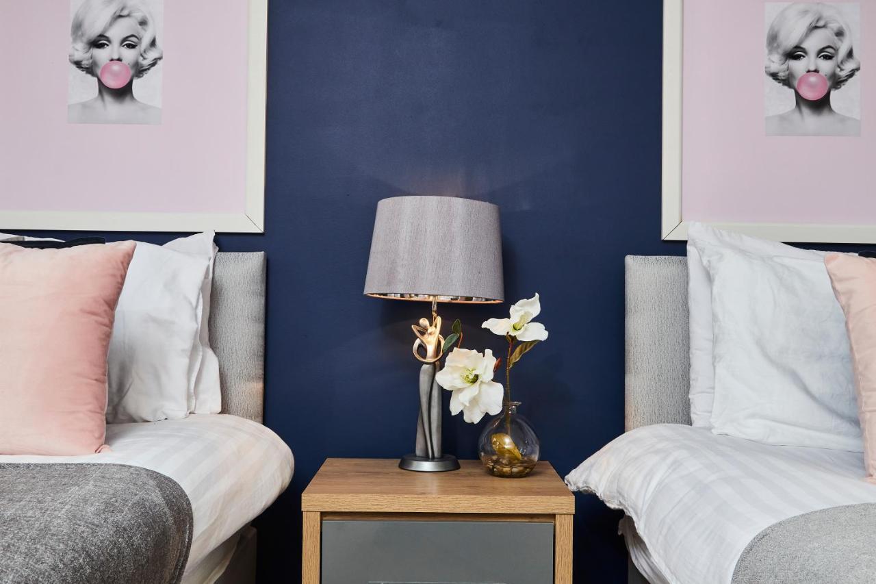 Striking Monroe Suite! Bath Esterno foto